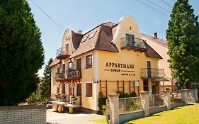 Apartments Yowan